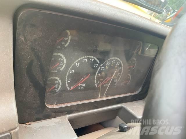 Sterling L8500 Снегочистачки