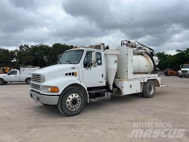 Sterling M7500 Комби / вакуум камиони
