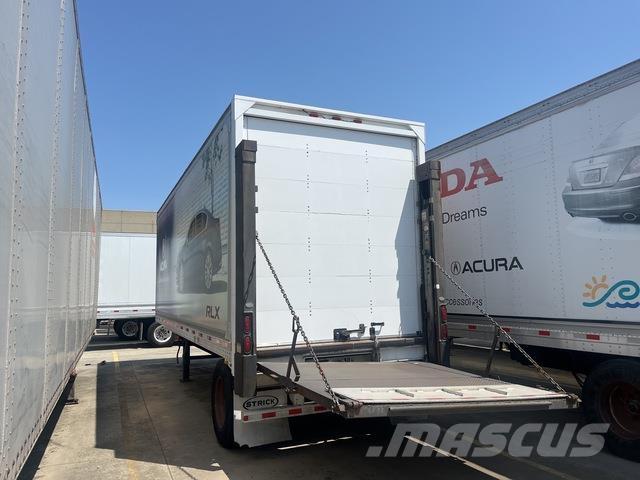 Strick  Ремаркета фургони