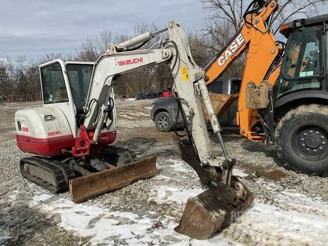 Takeuchi TB240 Верижен екскаватор