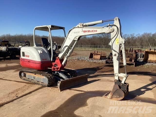 Takeuchi TB240 Верижен екскаватор