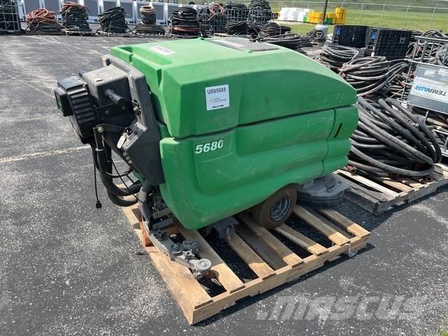 Tennant 5680 Машини за почистване на закрито
