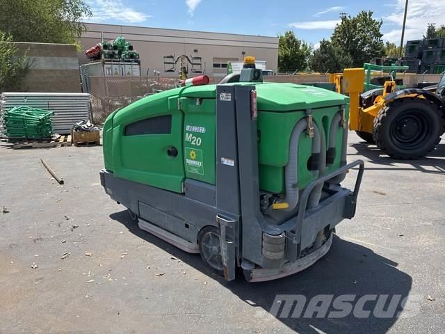 Tennant M20 Машини за почистване на закрито
