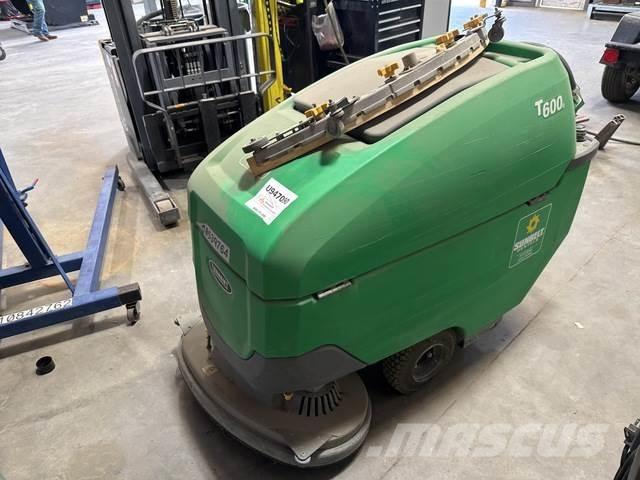 Tennant T600E Скрубер сушилни
