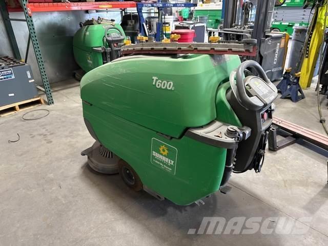 Tennant T600E Скрубер сушилни

