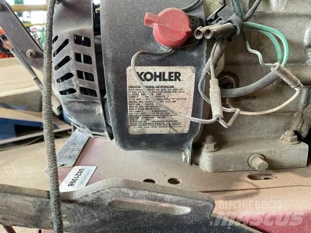 Toro 23740 Машини за почистване на закрито
