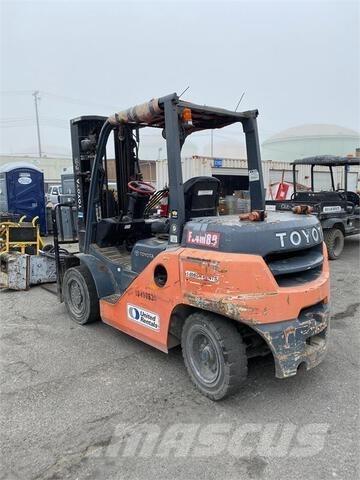 Toyota 8FD35U Вилични кари-повдигачи - други