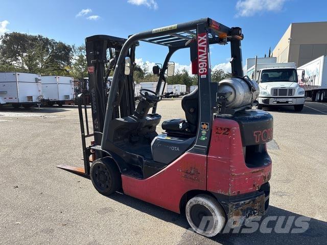Toyota 8FGCU25 Вилични кари-повдигачи - други