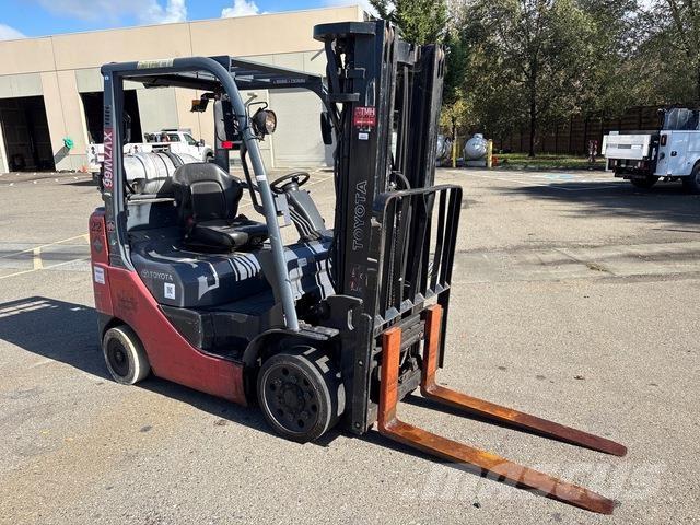 Toyota 8FGCU25 Вилични кари-повдигачи - други