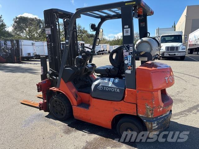 Toyota 8FGCU25 Вилични кари-повдигачи - други