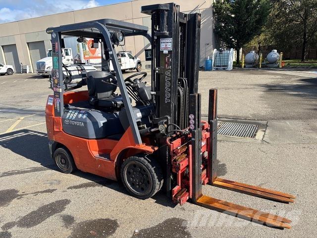 Toyota 8FGCU25 Вилични кари-повдигачи - други
