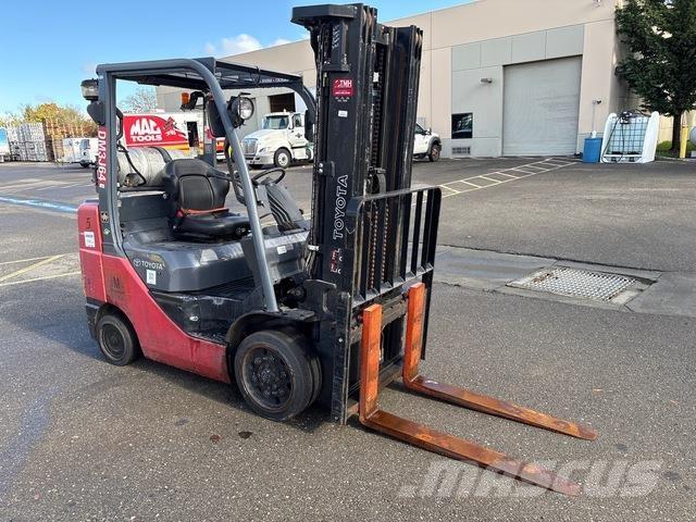 Toyota 8FGCU30 Вилични кари-повдигачи - други
