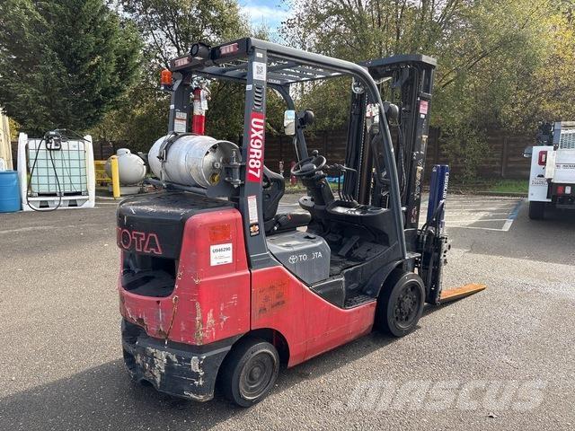 Toyota 8FGCU30 Вилични кари-повдигачи - други