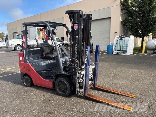 Toyota 8FGCU30 Вилични кари-повдигачи - други