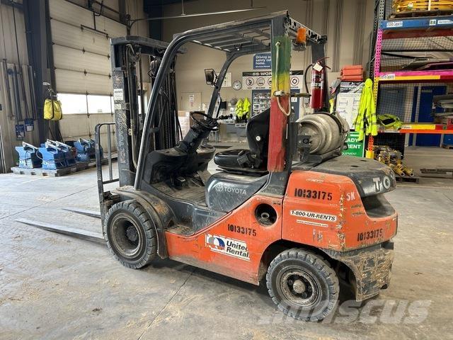 Toyota 8FGU25 Вилични кари-повдигачи - други