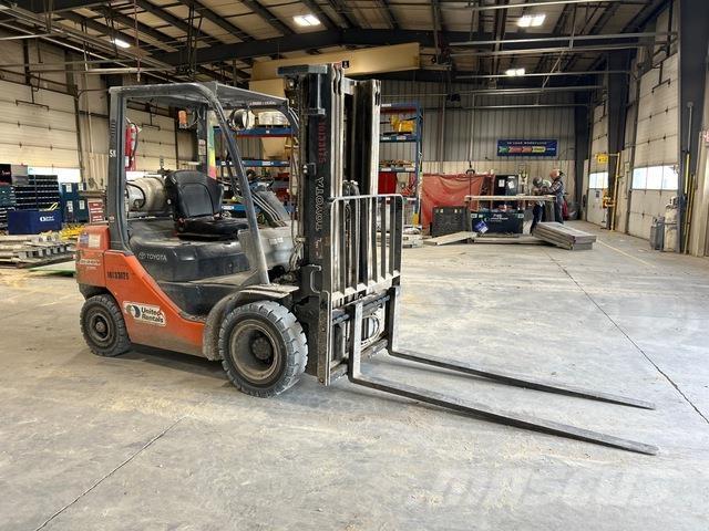 Toyota 8FGU25 Вилични кари-повдигачи - други