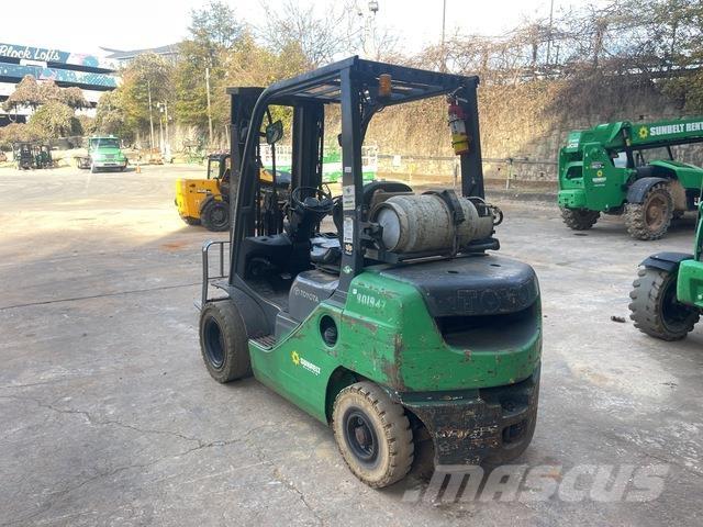 Toyota 8FGU25 Вилични кари-повдигачи - други