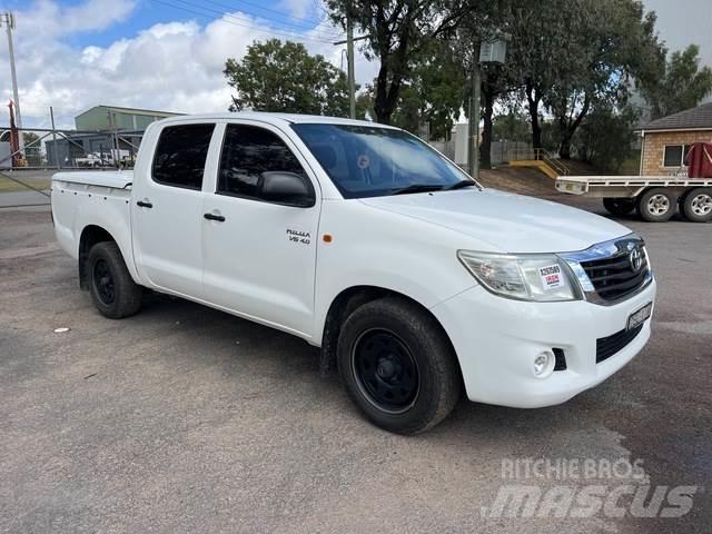 Toyota Hilux Пикапи
