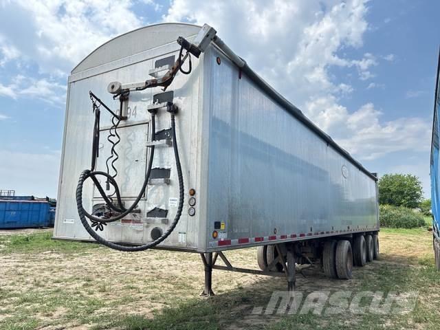  Trout River Полуремаркета с подвижен под
