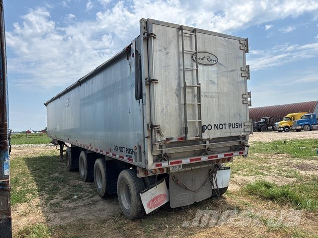  Trout River Полуремаркета с подвижен под
