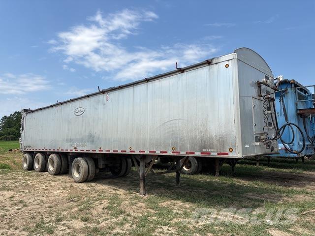  Trout River Полуремаркета с подвижен под
