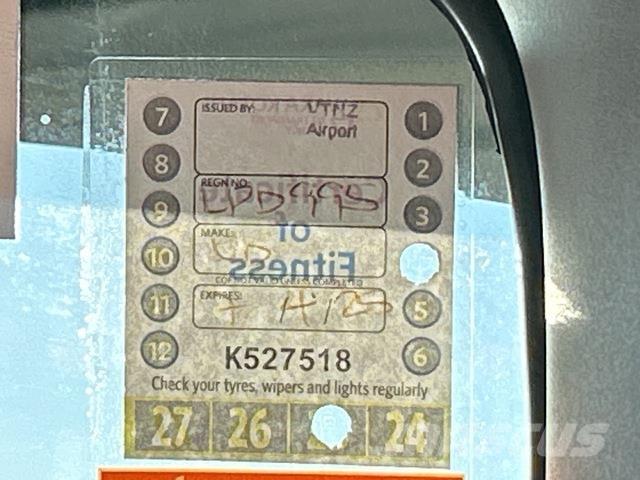 UD CW 26 390 Брезентови камиони
