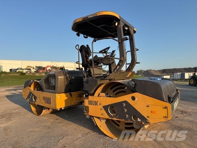 Volvo DD120C Двойни барабанни ролки
