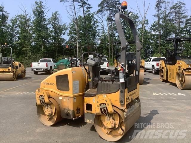 Volvo DD25B Двойни барабанни ролки
