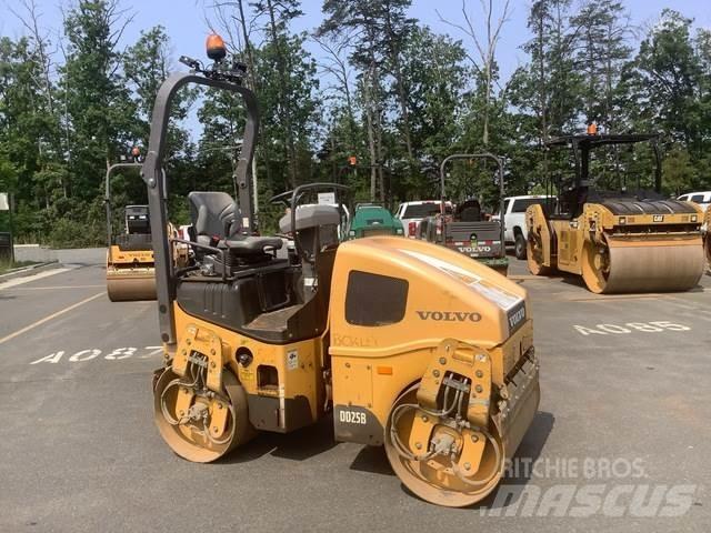 Volvo DD25B Двойни барабанни ролки
