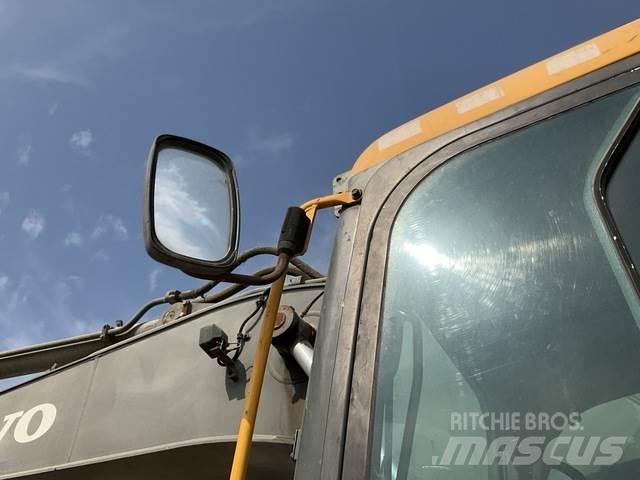 Volvo EC210D Верижен екскаватор