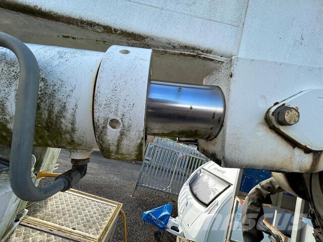 Volvo FL10 Моторизирани платформи с талига