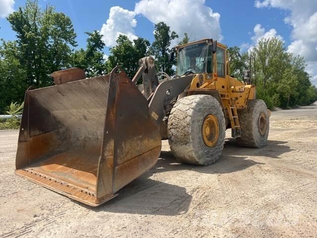 Volvo L220E Колесни товарачи