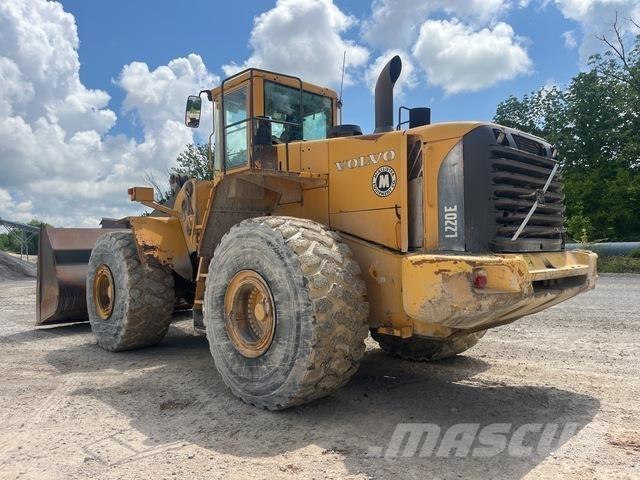 Volvo L220E Колесни товарачи