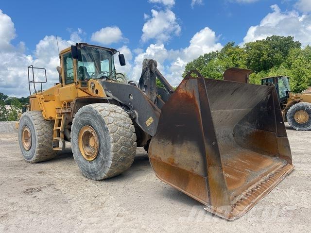 Volvo L220E Колесни товарачи