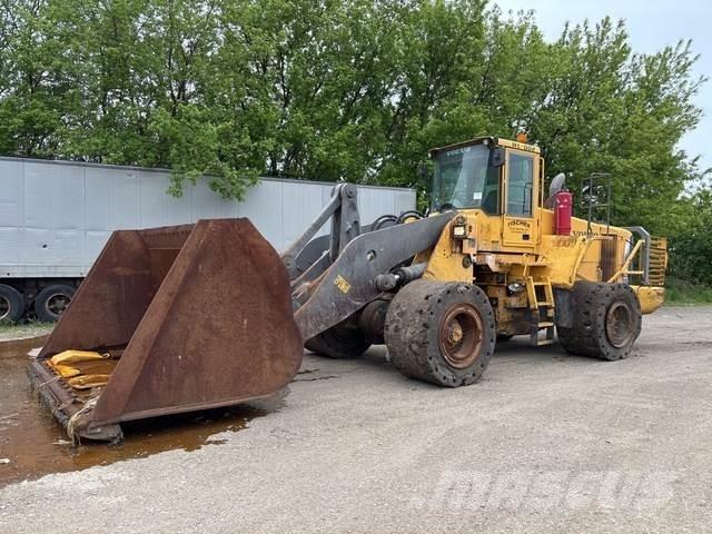 Volvo L220E Колесни товарачи