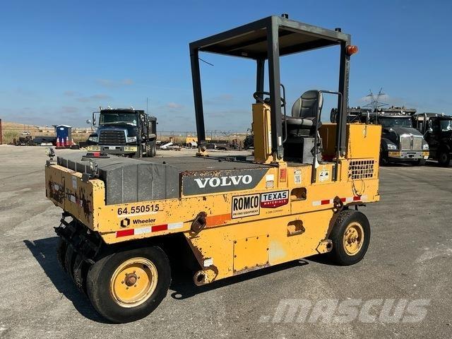 Volvo PT125 Пневматични гумени  ролки
