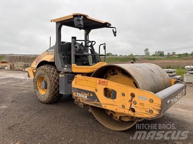Volvo SD115B Еднобарабанни ролки
