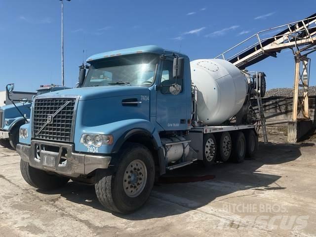 Volvo VHD104F Други