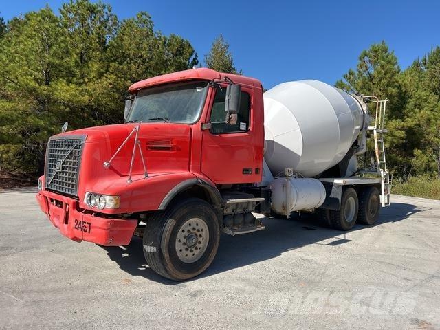 Volvo VHD64B Други