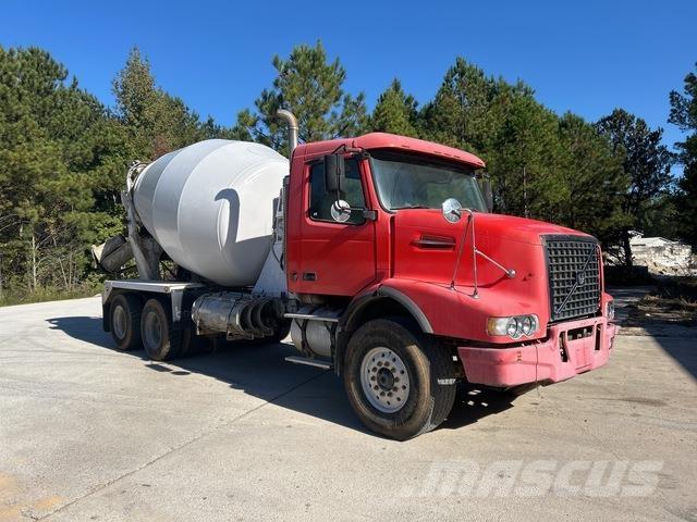 Volvo VHD64B Други