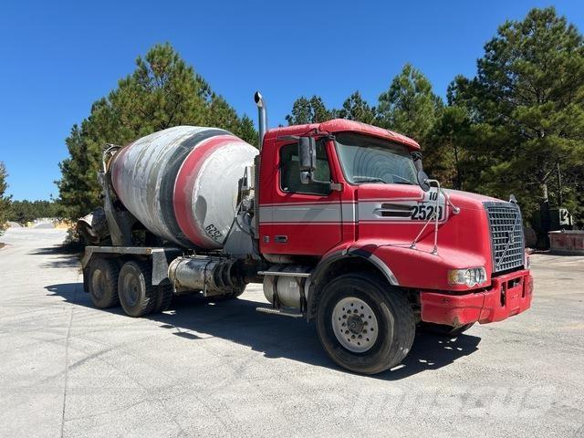 Volvo VHD64B Други