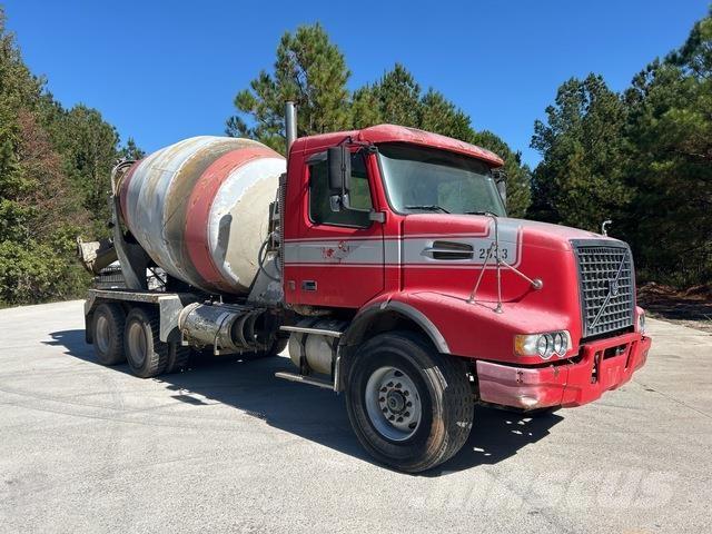 Volvo VHD64B Други