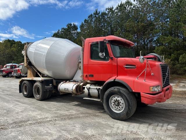 Volvo VHD64B Други