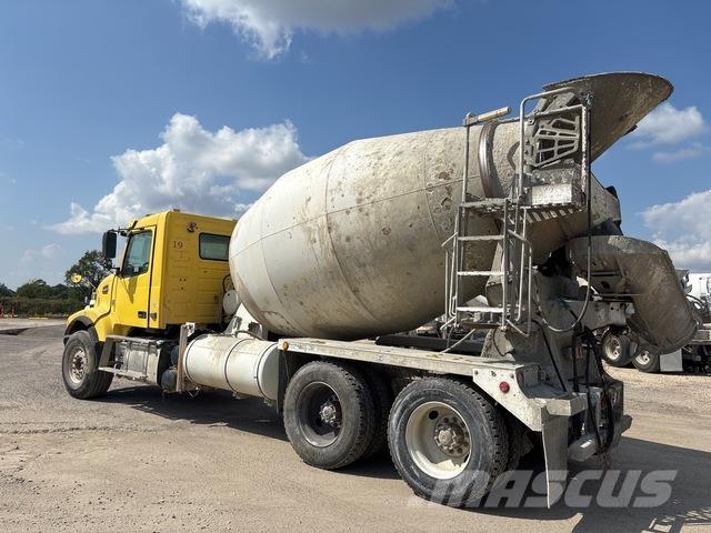 Volvo VHD64F Други