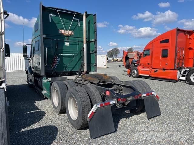 Volvo VNL Влекачи