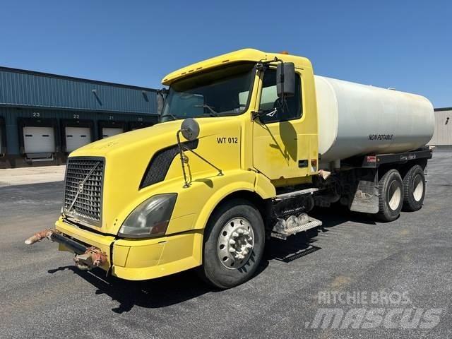 Volvo VNL Цистерни за вода
