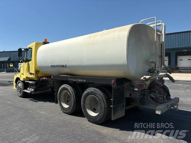 Volvo VNL Цистерни за вода
