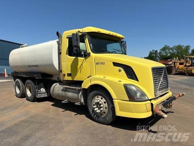 Volvo VNL Цистерни за вода
