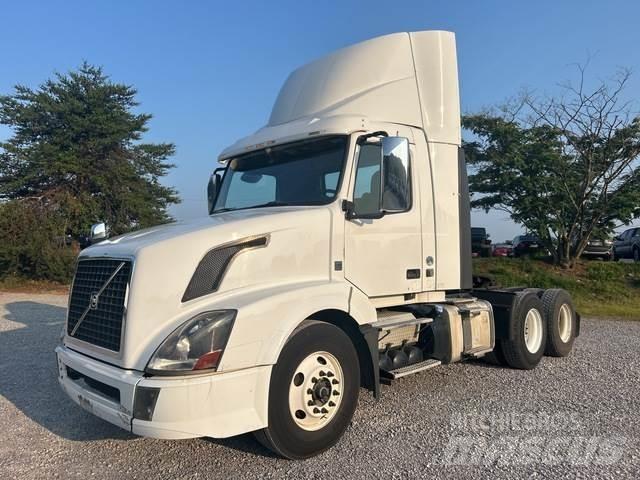 Volvo VNL Влекачи