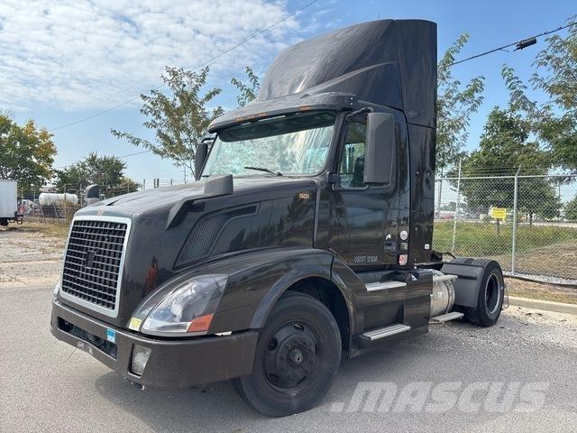 Volvo VNL Влекачи